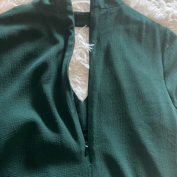 Green dress (S) with neck cutout - Picture 2 of 2